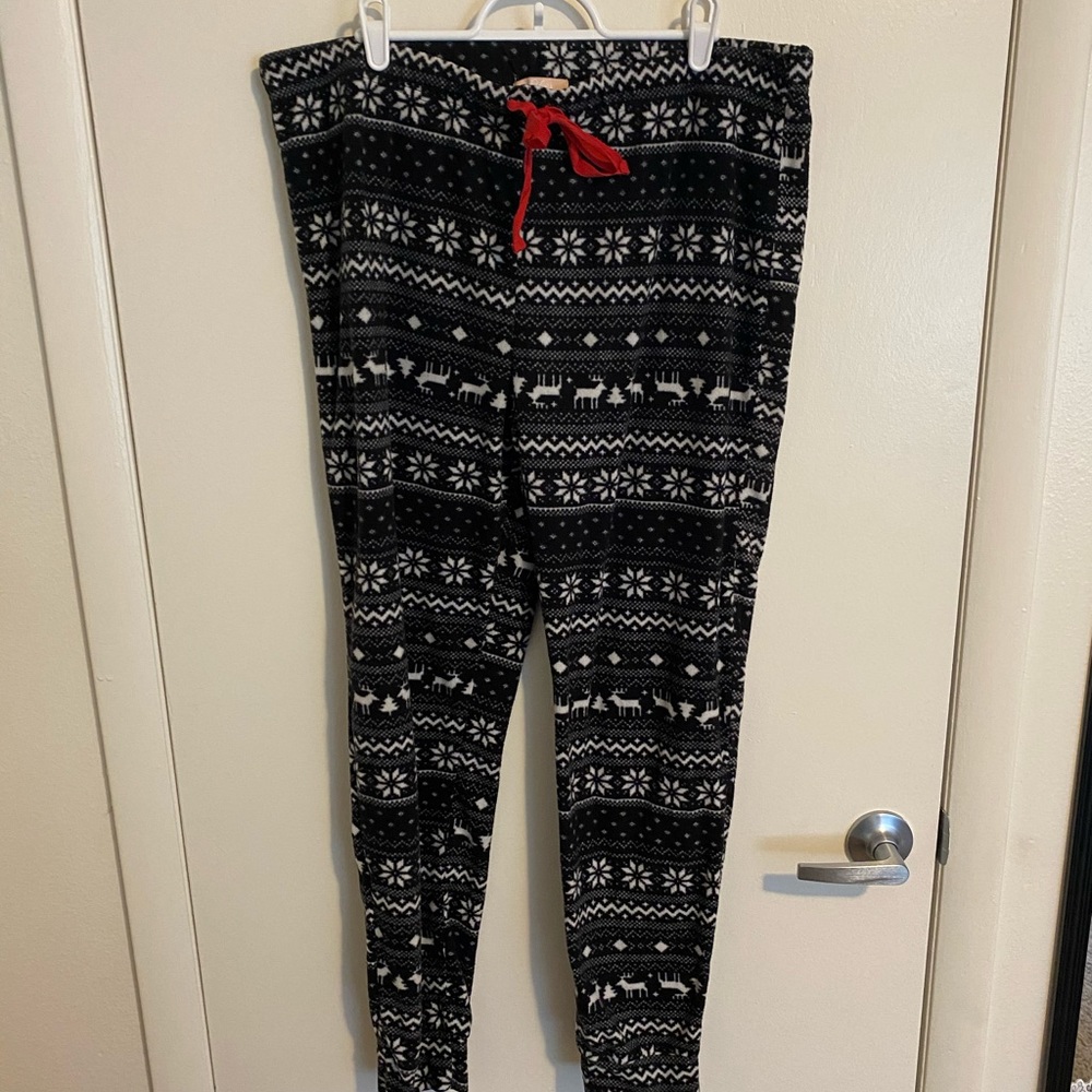 XL snowflake pajama joggers